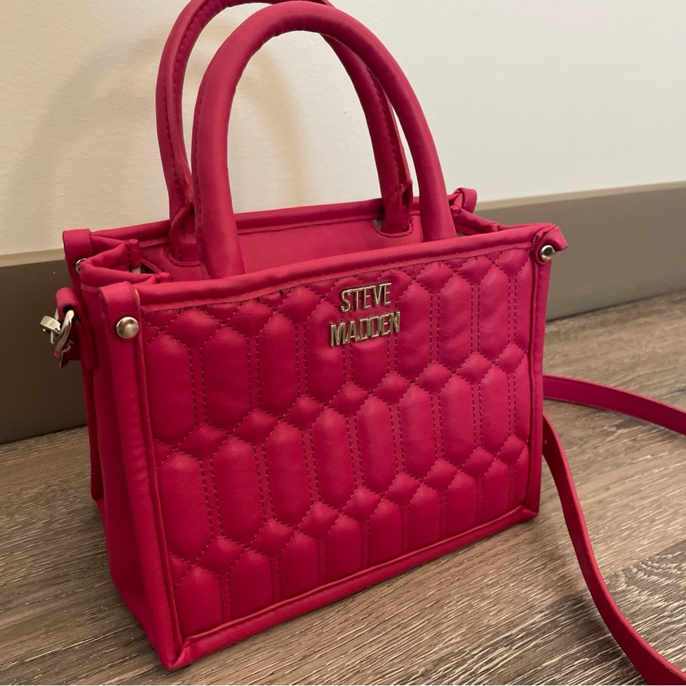 Steve Madden Quilted Fuschia Mini Tote Handbag with Shoulder‎ Strap